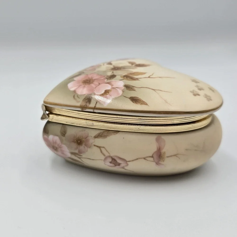 Victorian Garden Heart Trinket Box Dogwood Floral Hinged Porcelain Hummelwerk